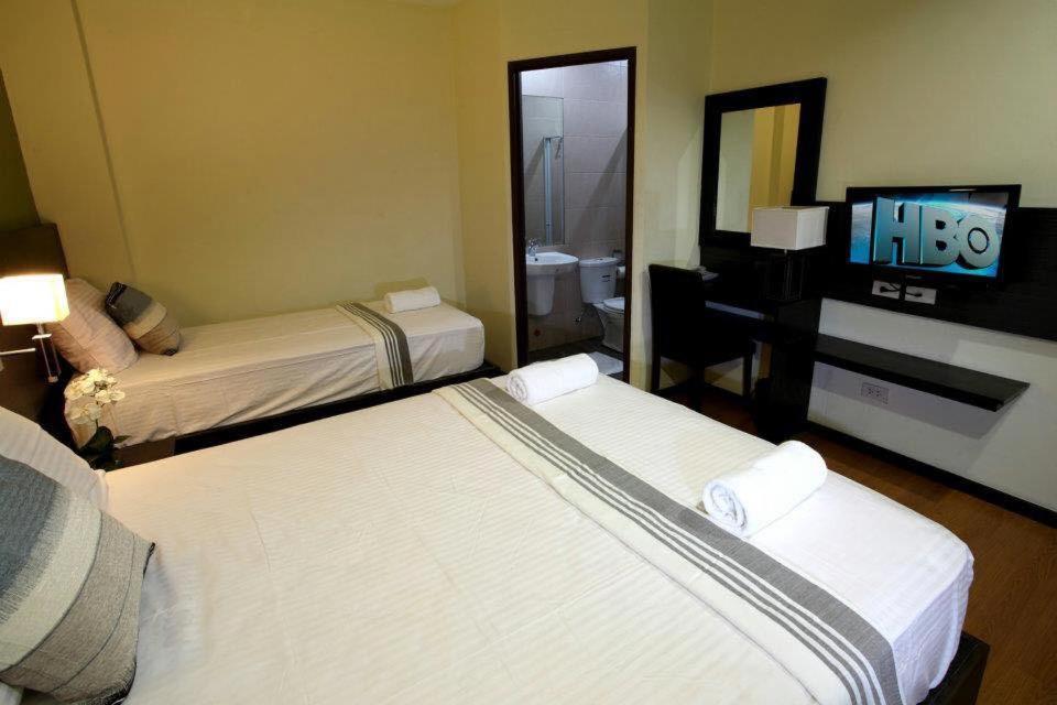 Makati Boutique Hotel Near Naia Airport Terminal 3 Edsa Pasay Cbd Makati City Kültér fotó