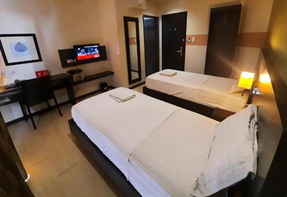 Makati Boutique Hotel Near Naia Airport Terminal 3 Edsa Pasay Cbd Makati City Kültér fotó